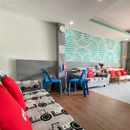 Spot On 90283 Twenty Seven Muntri Hotel Танджунг Бунга Екстериор снимка